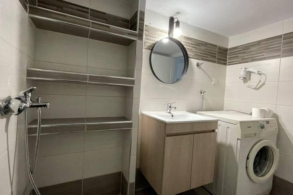2 Mon-keys Apartment Thessaloniki