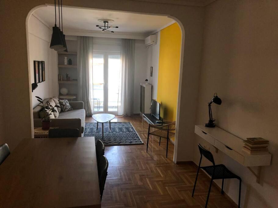 2 Mon-keys Apartment *