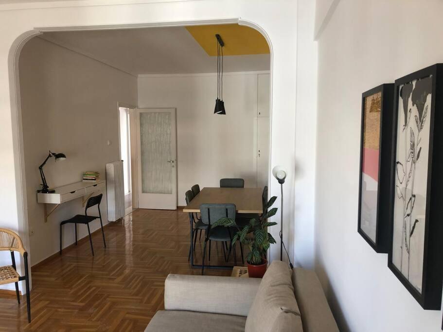 2 Mon-keys Apartment *