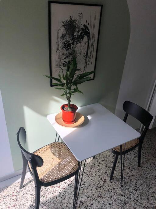 2 Mon-keys Apartment